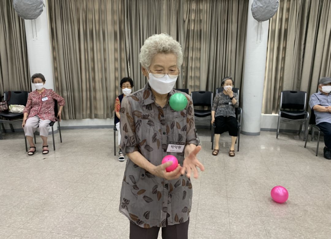 8회기 볼 교차운동.jpeg