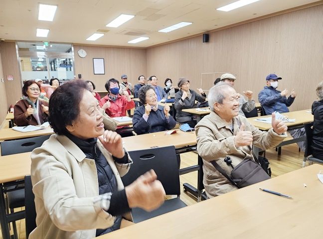 [노인자원봉사] 2023년 하반기 WE CAN 시니어봉사단 아카데미 진행