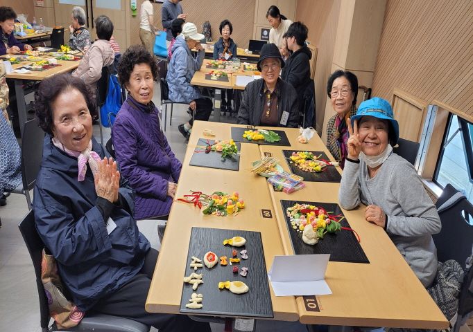[건강생활] 고령 1인 가구 허약예방프로그램 <소행성> 14회기 푸드아트테라피 진행