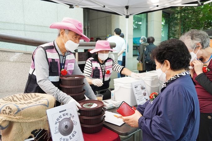 시립마포노인종합복지관, 어버이날 기념 제24회 마포 카네이션 축제_3.JPG