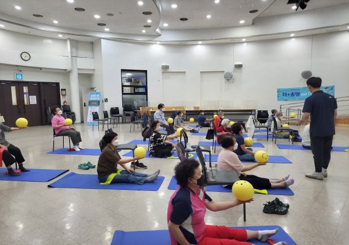 [건강증진] 인지회복프로그램 <더+총명post COVID-19> 6월 2주, 작업치료& 운동교육 진행